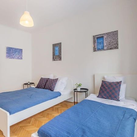 Home Away From Home In The Center Budapeste Exterior foto