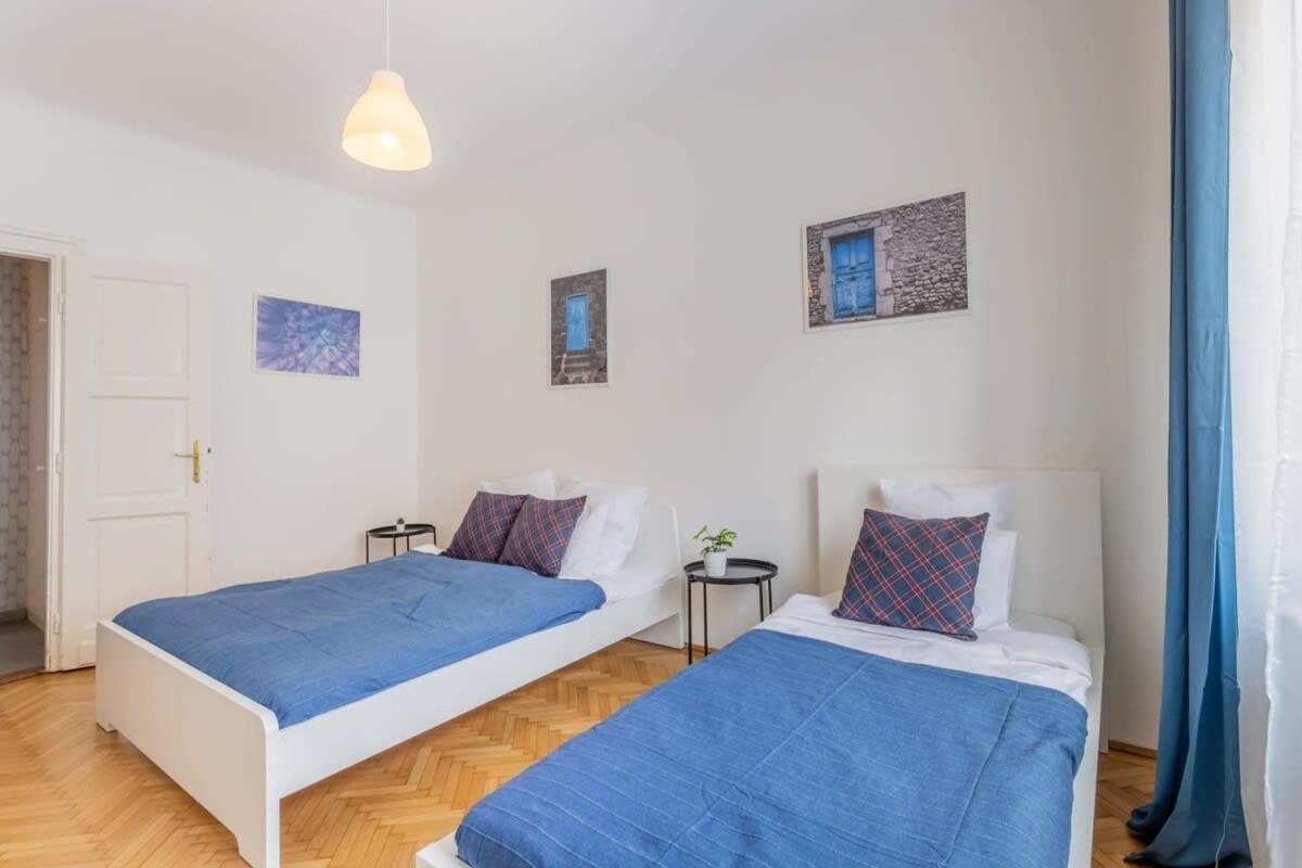 Home Away From Home In The Center Budapeste Exterior foto