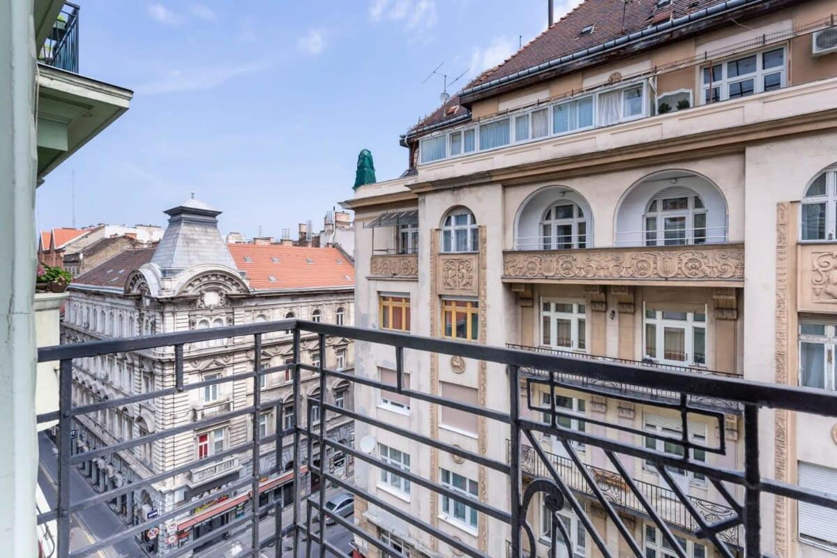 Home Away From Home In The Center Budapeste Exterior foto