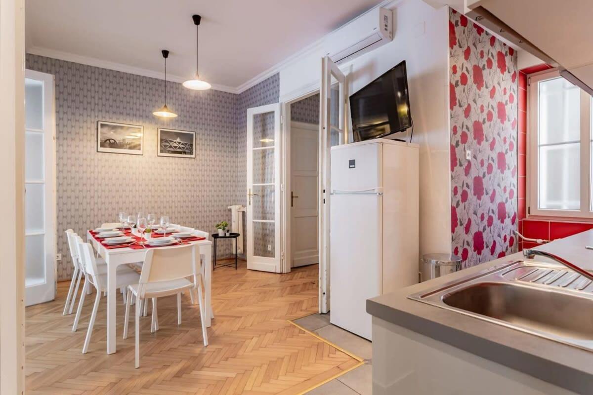 Home Away From Home In The Center Budapeste Exterior foto