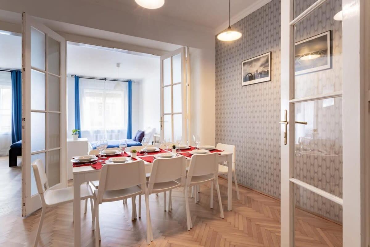 Home Away From Home In The Center Budapeste Exterior foto